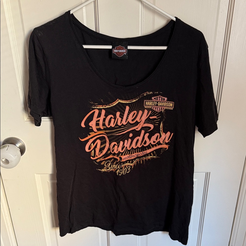 Harley-Davidson Women's Black and Orange v neck Tee large Aruba
